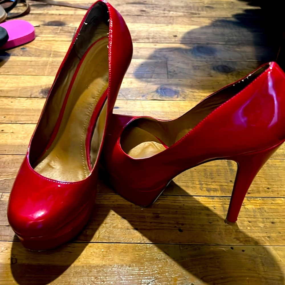 Aldo leather red platform heels size 38 (US 8)